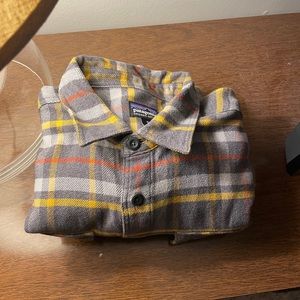 Patagonia fleece long sleeve button down